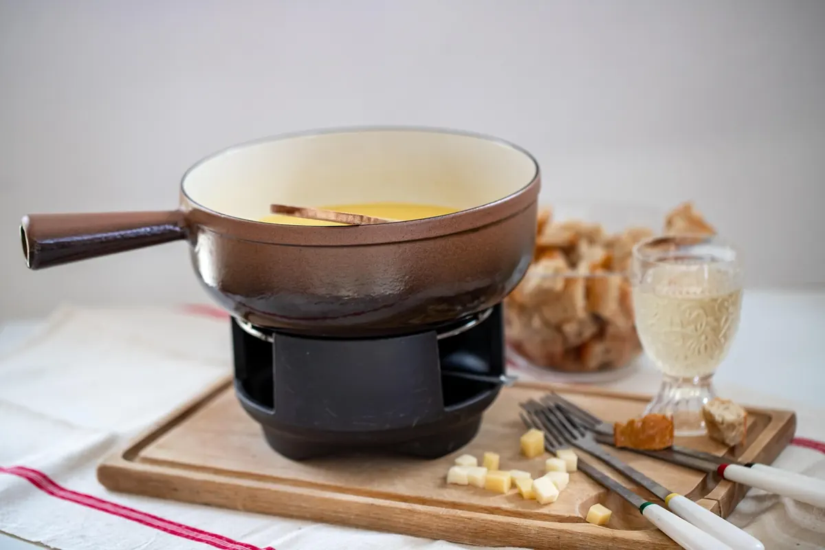 Wine and Cheese Pairing: A British Cheese Board Checklist
